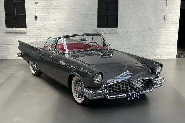 Ford Thunderbird CONVERTIBLE 4,8 V8 FULLY RESTORED + HARDTOP Vele e