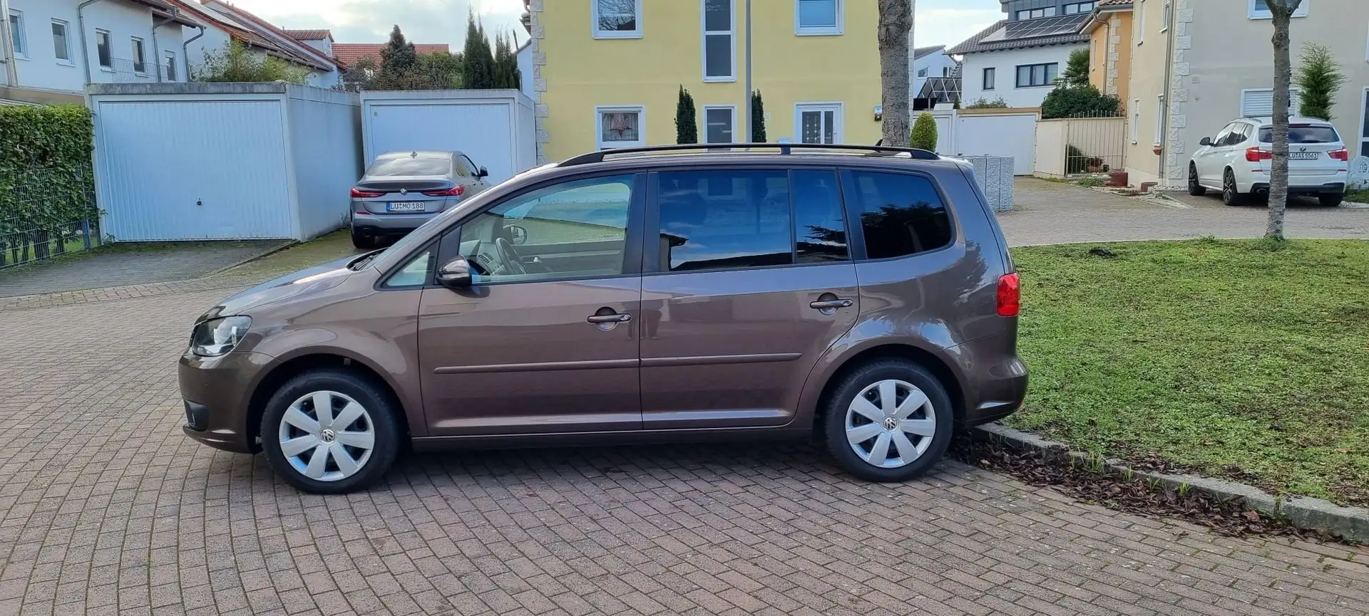 Volkswagen Touran VW Touran 1.4 TSI aus 1.Hand mit 76.514 Marrón - 1