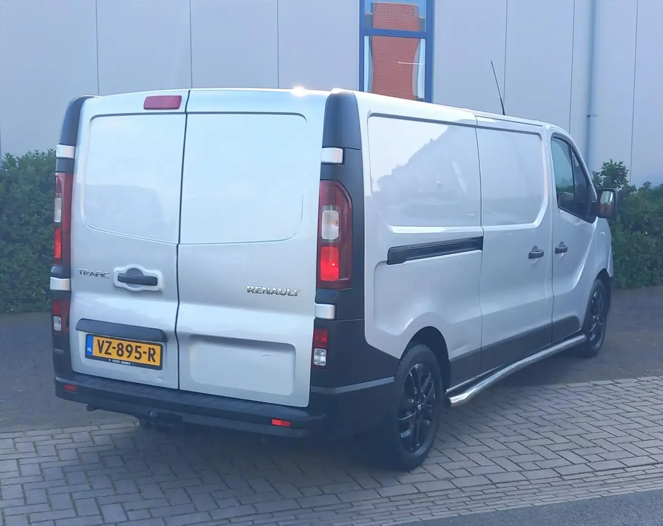 Renault Trafic GB 1.6 dCi 120pk L2H1 T29 Comfort Silber - 2