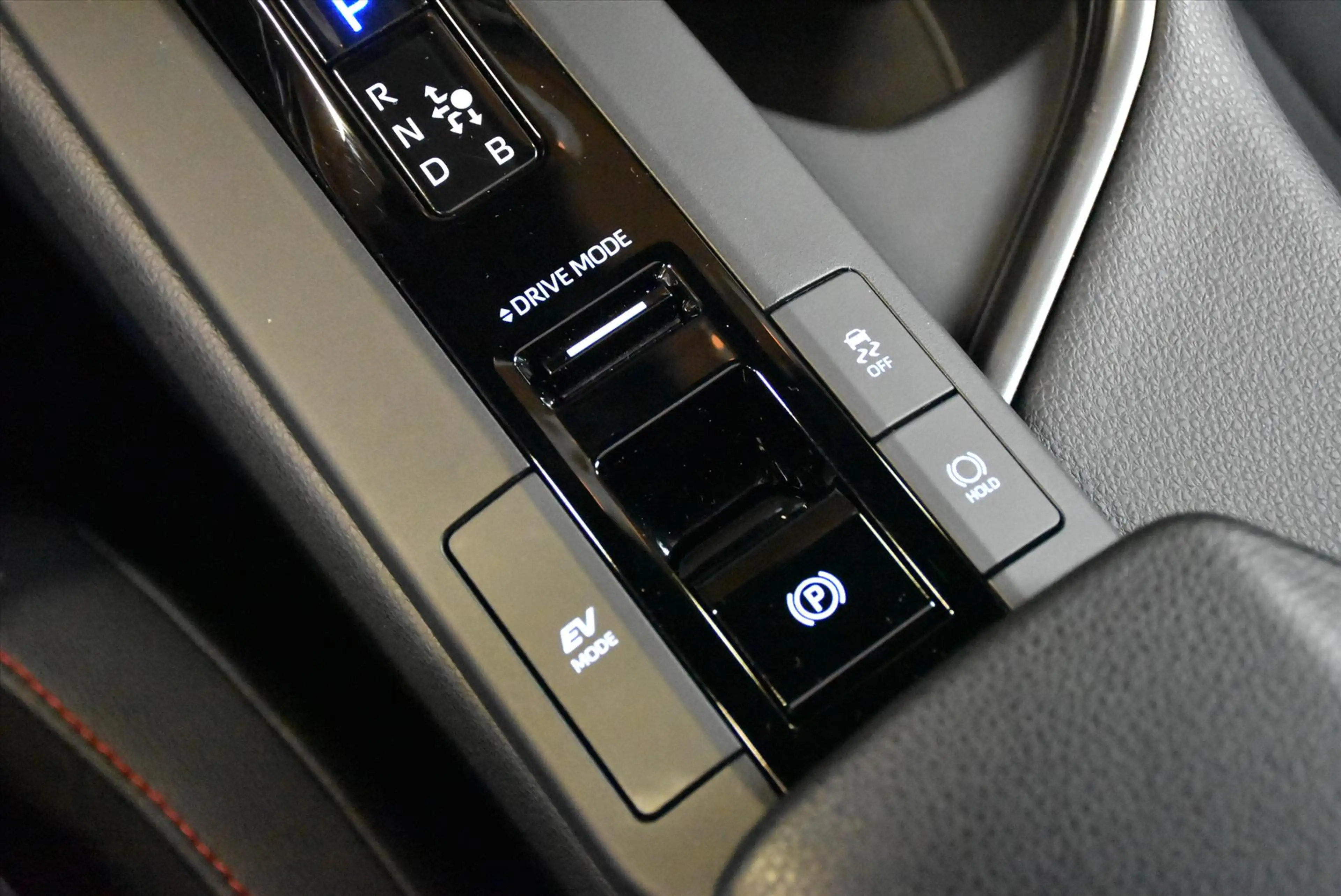 Toyota C-HR 2.0 High Power Hybrid 200 CVT GR Sport Premiére Ed — photo 25