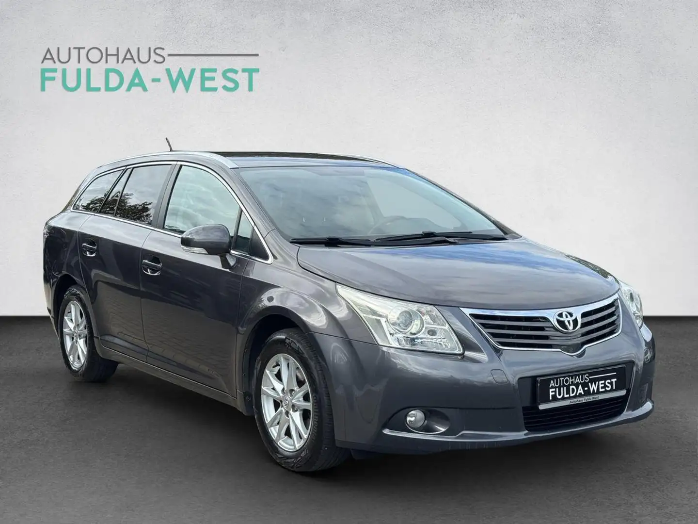 Toyota Avensis Kombi 1.8 1.Hd Alu Kamera Klimaaut. Temp Grau - 2
