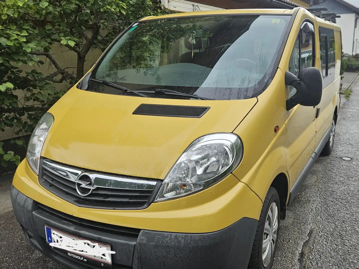Opel Vivaro DOKA Campingbus Gelb - 1
