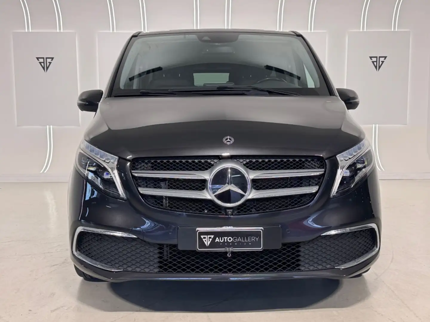 Mercedes-Benz V 250 250d Largo Avantgarde Gris - 2