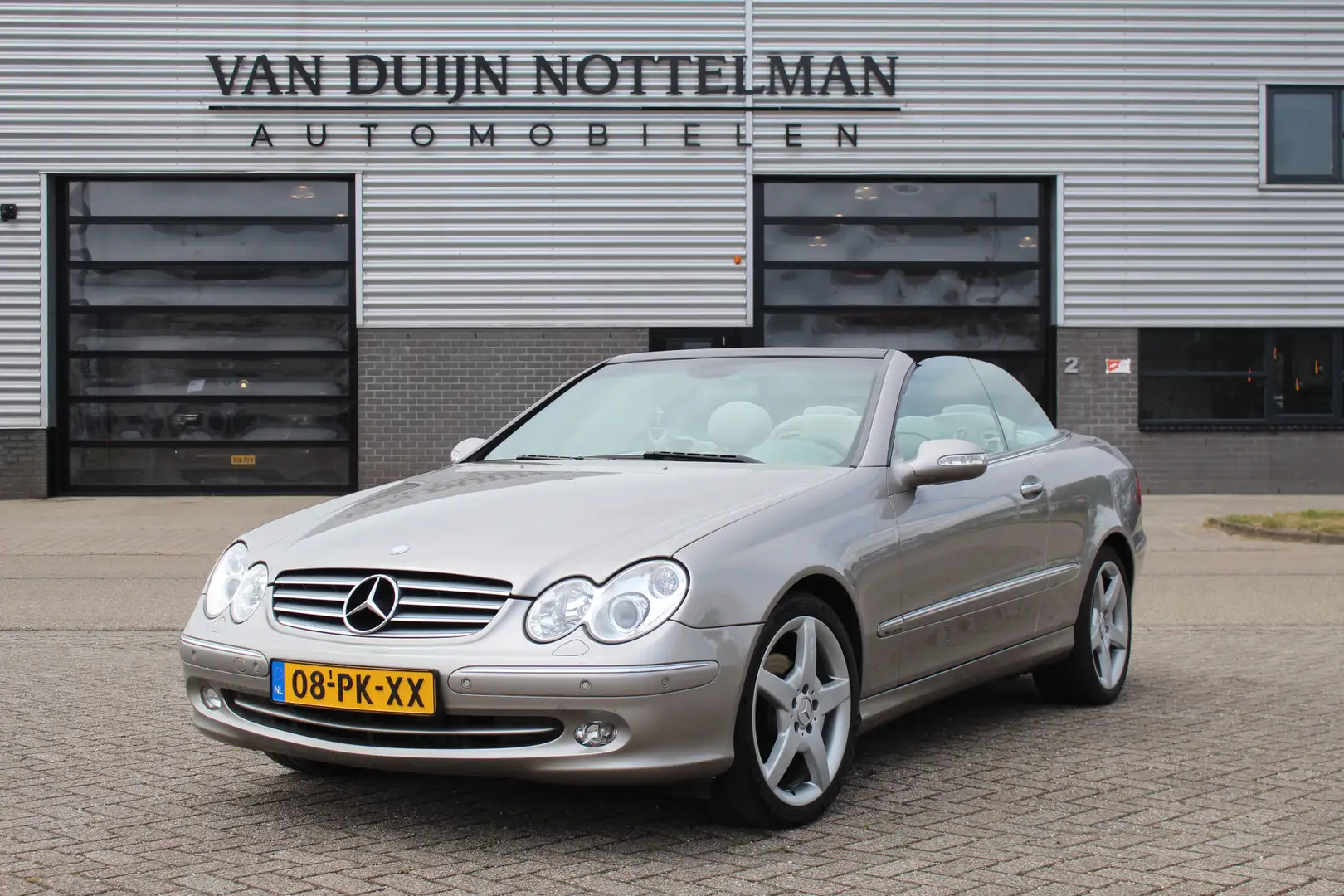 Mercedes-Benz CLK 320 Cabrio Elegance / Navigatie / Stoelverwarming Gris - 1