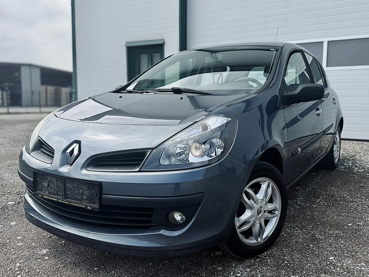 Renault Clio Authentique 1,2 16V *Pickerl 11/26+4Mo*Service ... Grau - 1