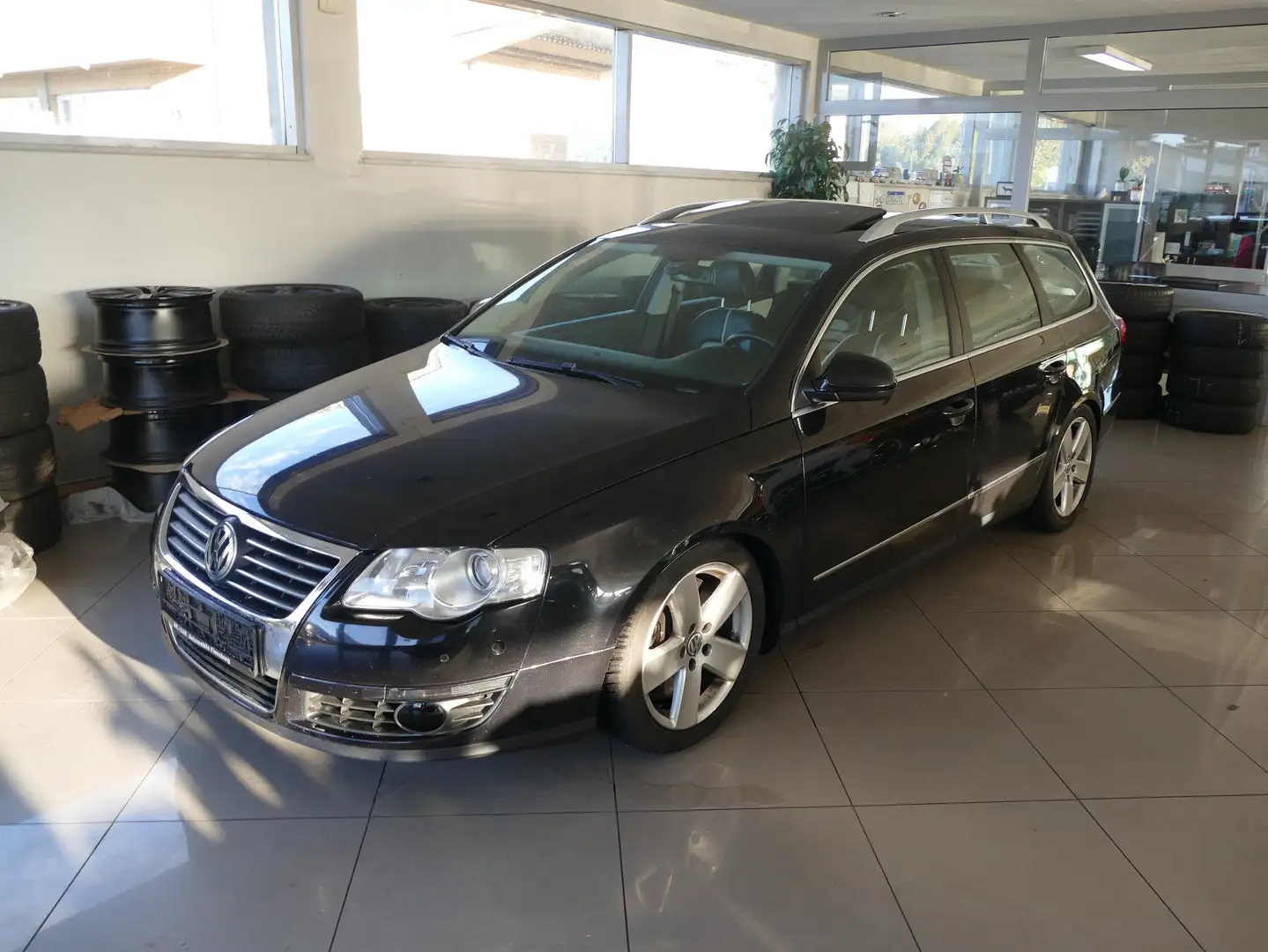Volkswagen Passat Variant 3.2 V6 FSI 4Motion DSG - Leder - Klima - SD - Navi Negro - 1