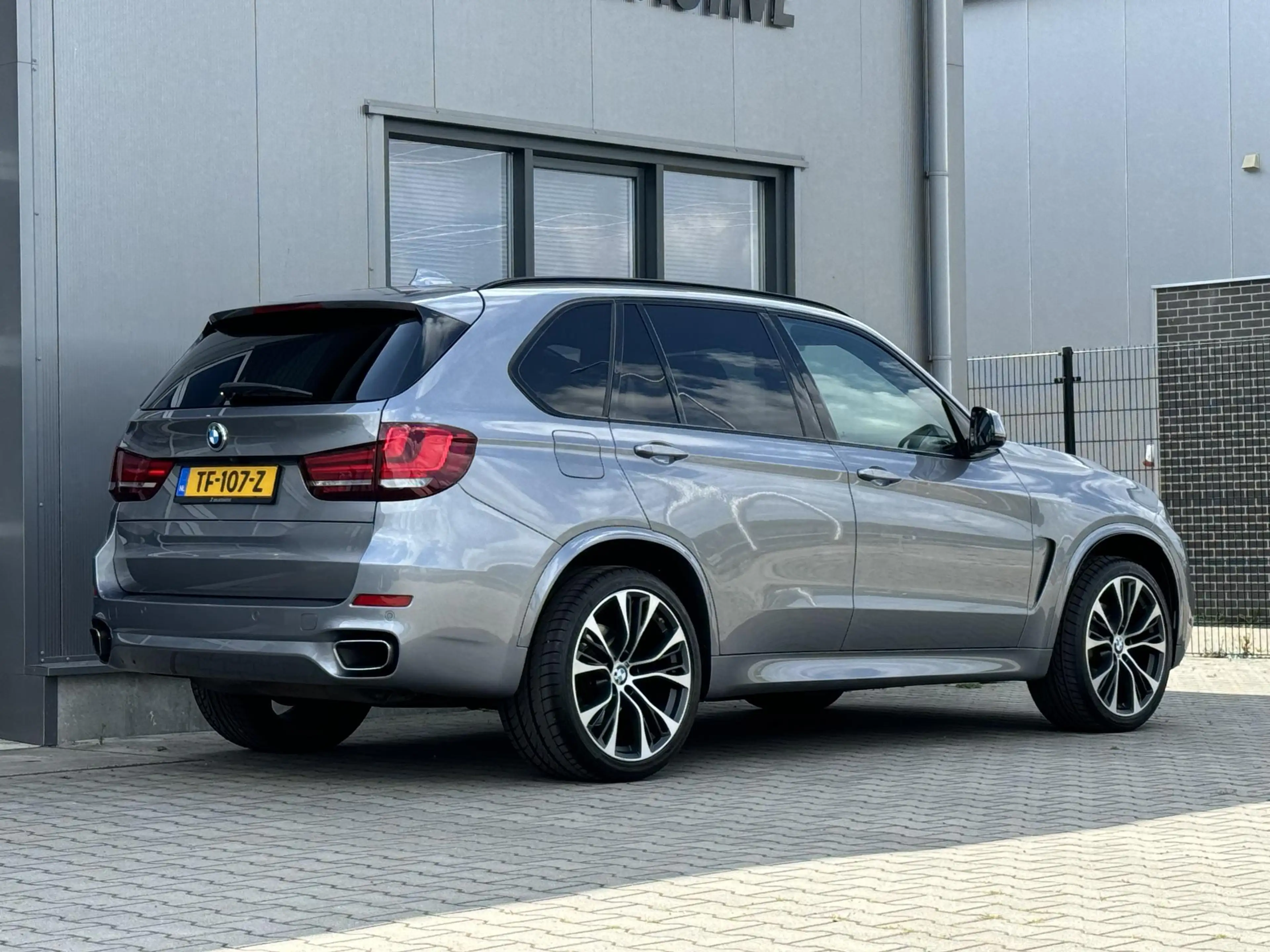 BMW X5 xDrive35i High Executive 306 PK | Individual | M s — photo 2