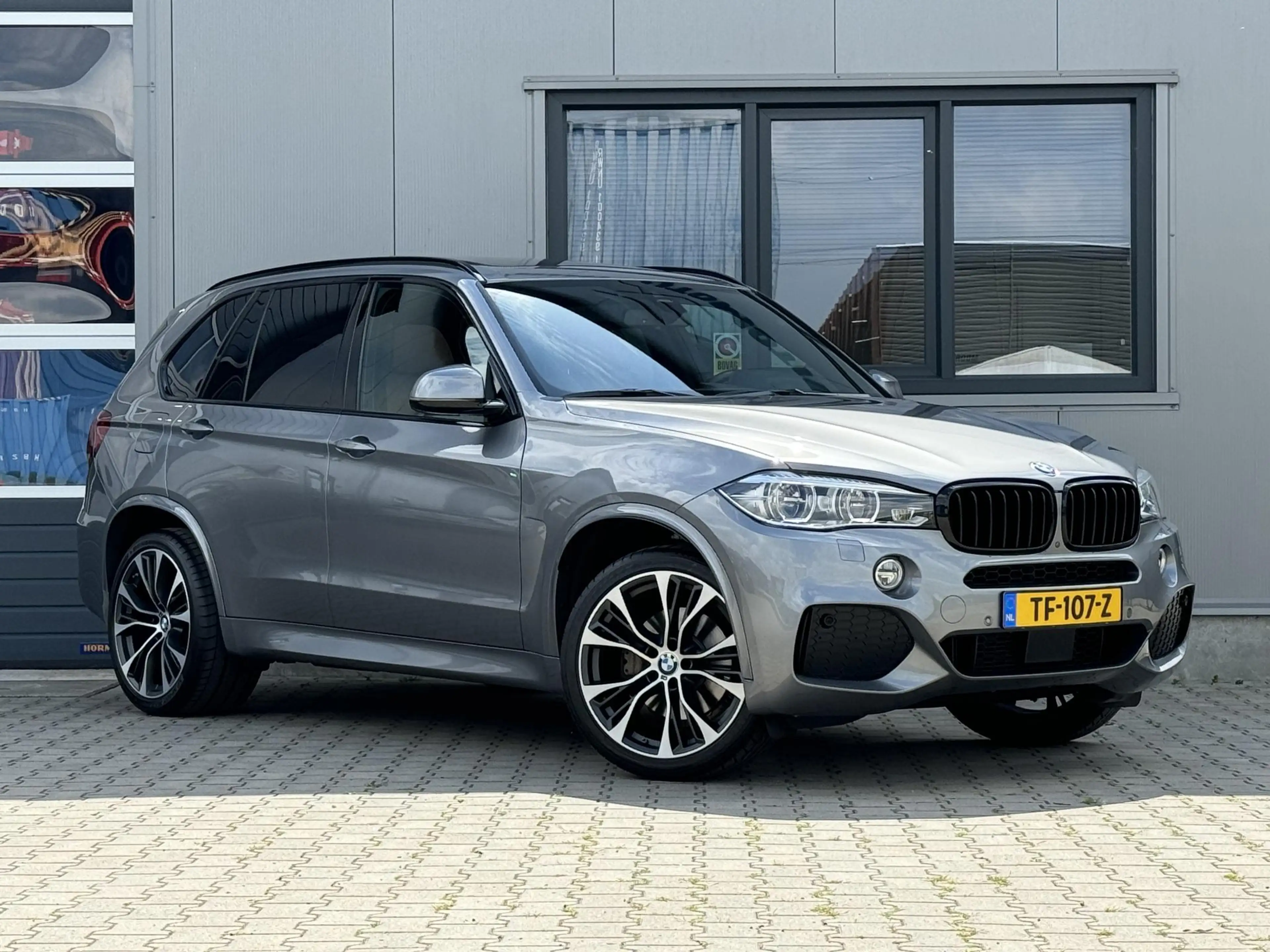 BMW X5 xDrive35i High Executive 306 PK | Individual | M s — photo 18
