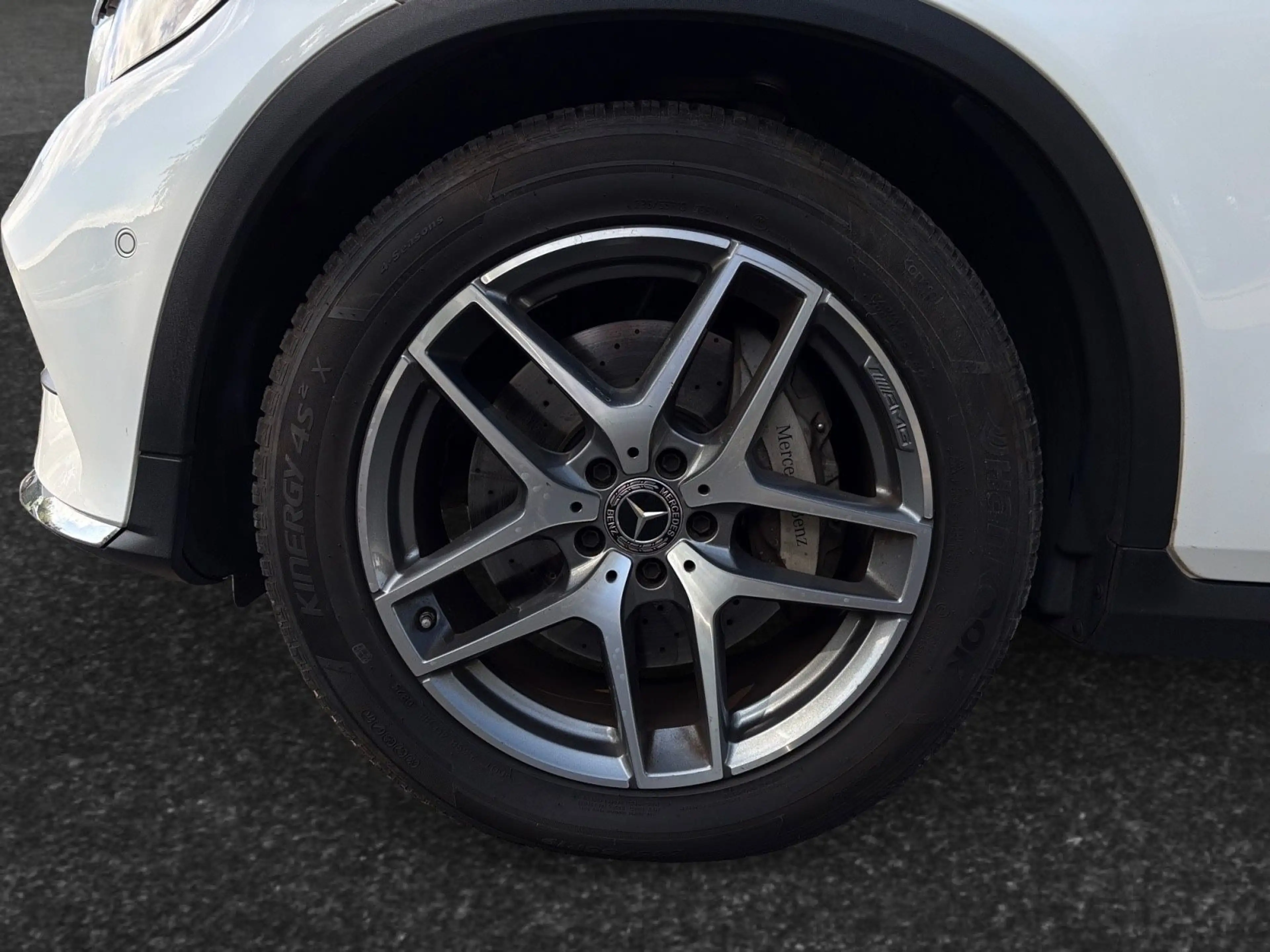 Mercedes-Benz GLC 250 4Matic AMG Line — photo 9