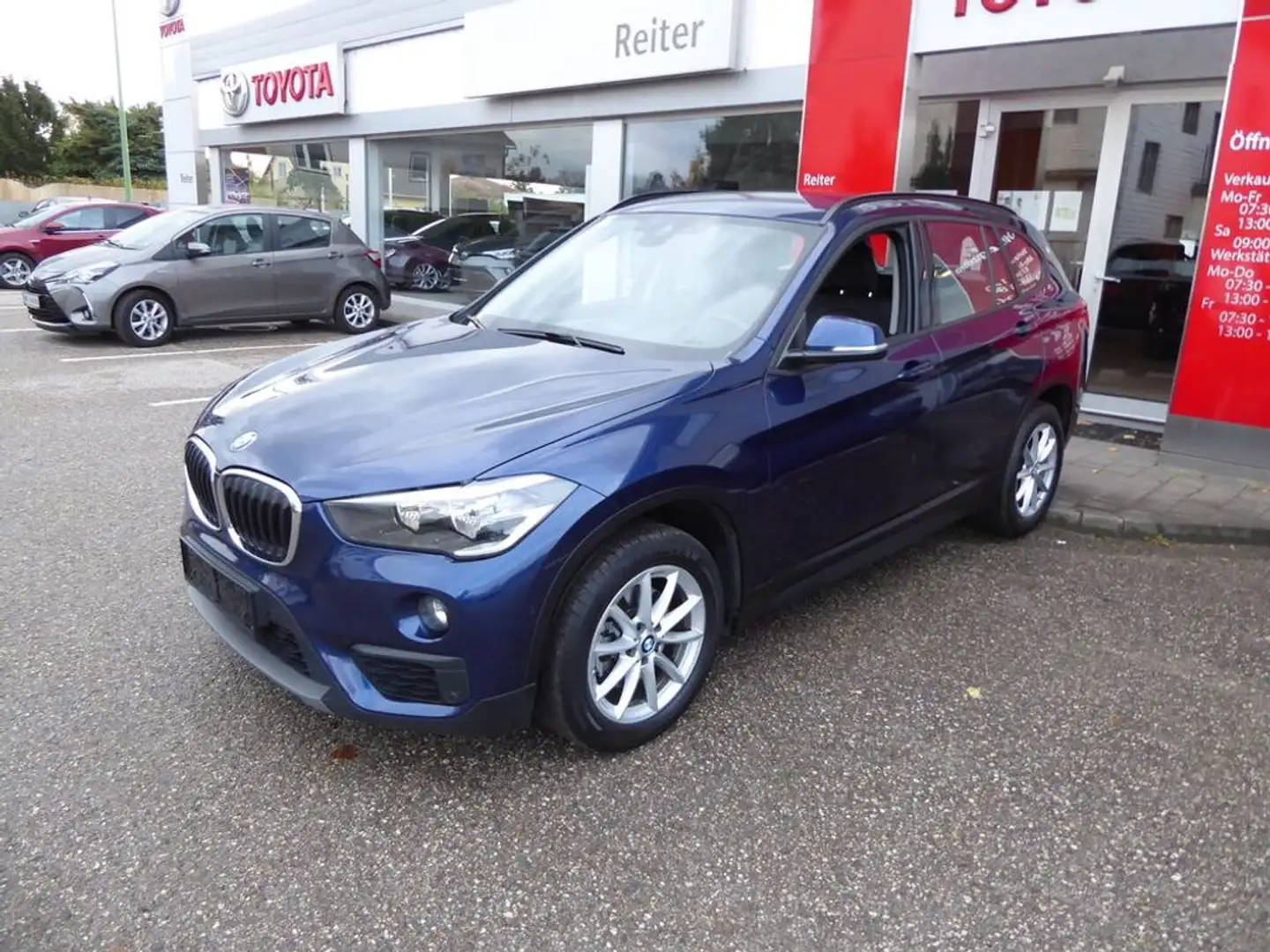 BMW X1 sDrive18d Aut. *NAVI*LEDER*SHZ* Blau - 2
