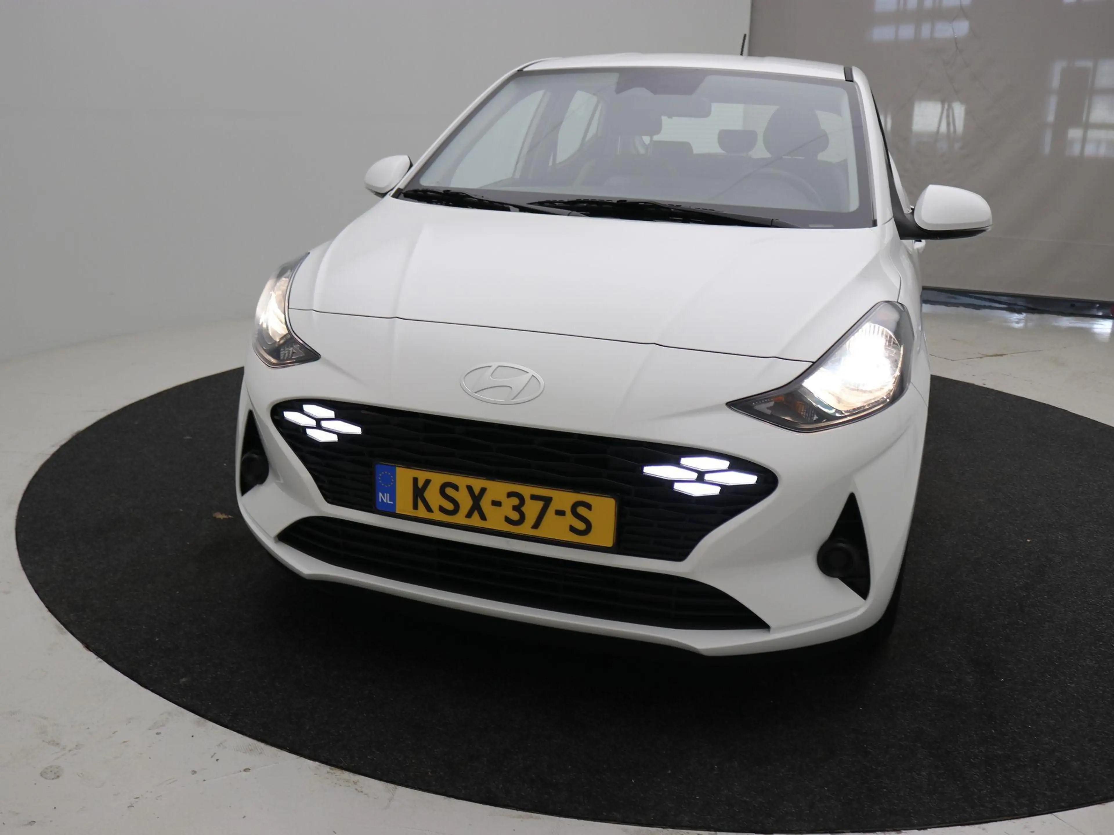 Hyundai i10 1.0 Comfort Smart 5-zits / Navigatie / Cruise Cont — photo 15