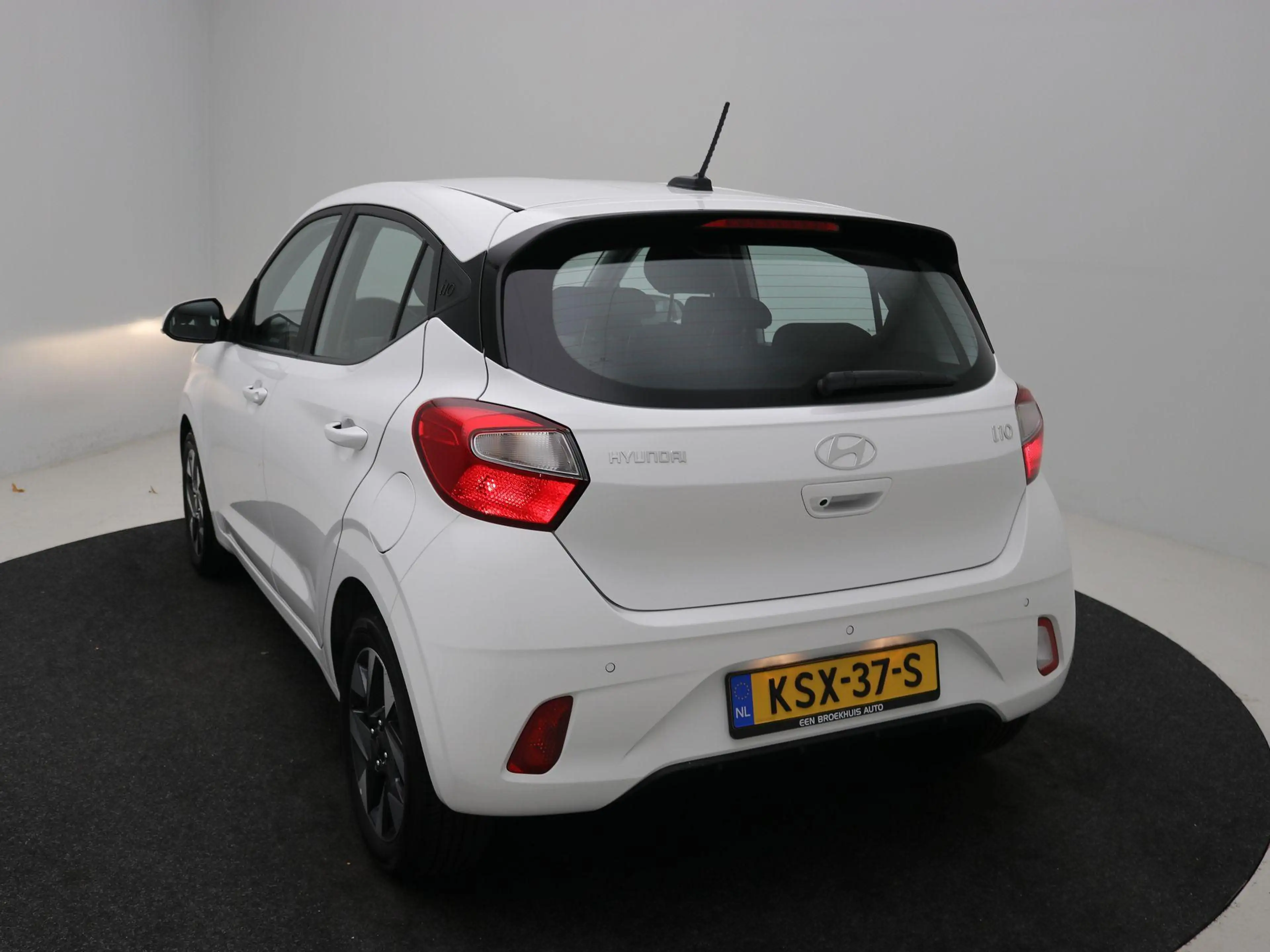 Hyundai i10 1.0 Comfort Smart 5-zits / Navigatie / Cruise Cont — photo 16