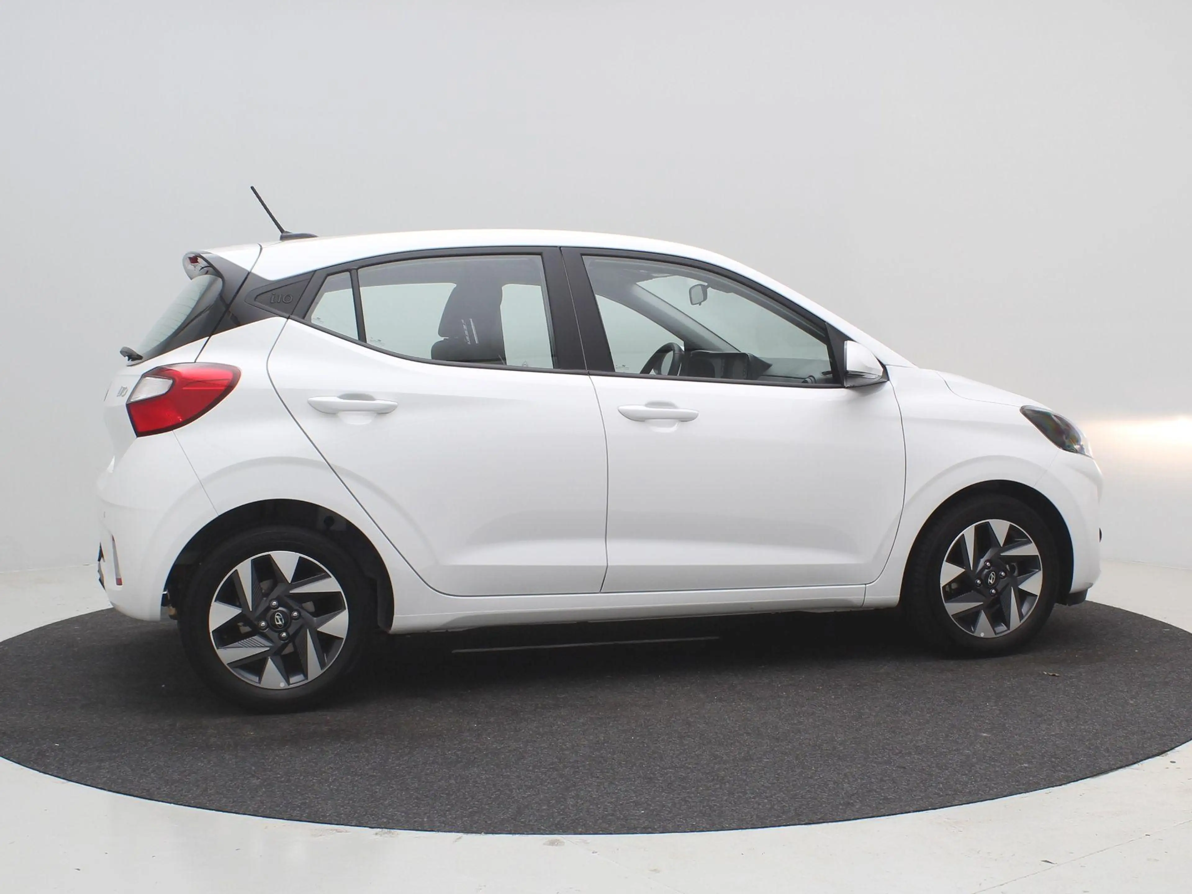 Hyundai i10 1.0 Comfort Smart 5-zits / Navigatie / Cruise Cont — photo 11