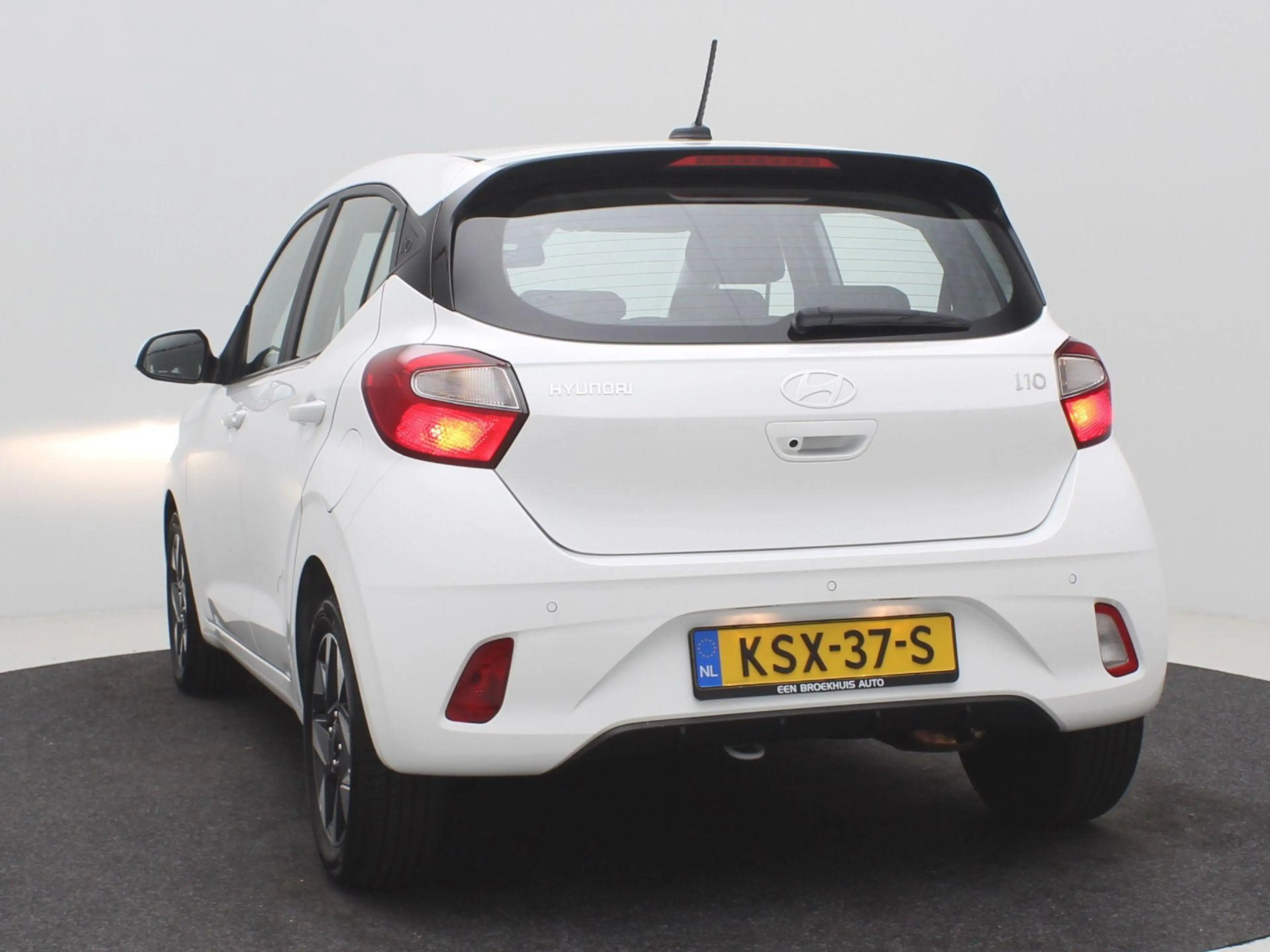 Hyundai i10 1.0 Comfort Smart 5-zits / Navigatie / Cruise Cont — photo 20