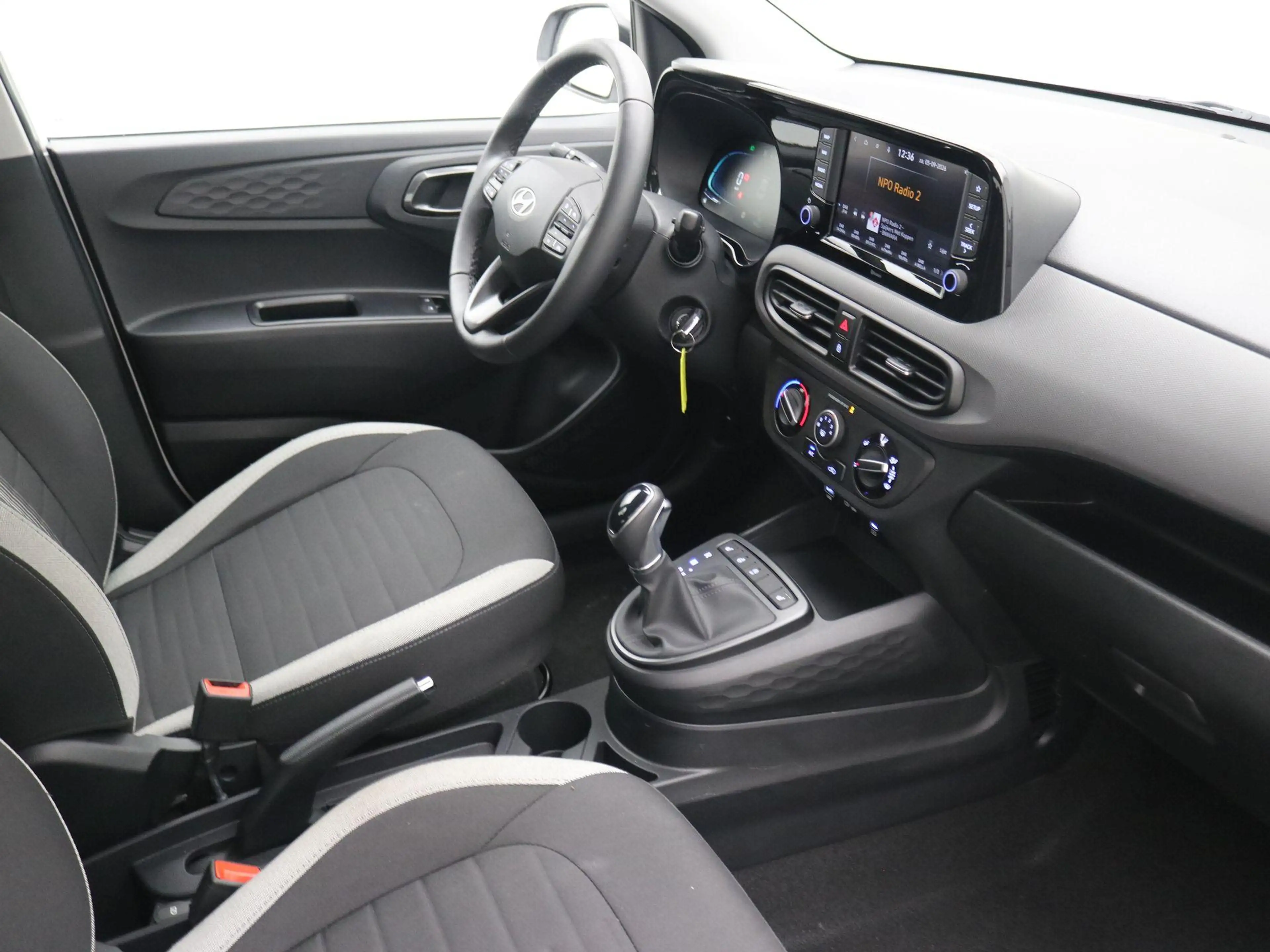 Hyundai i10 1.0 Comfort Smart 5-zits / Navigatie / Cruise Cont — photo 35