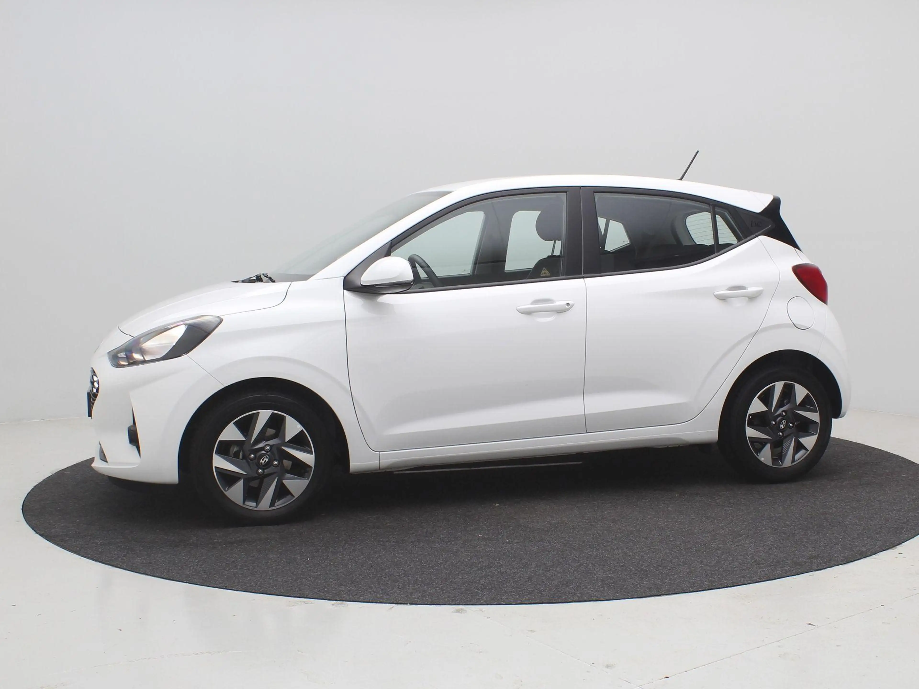 Hyundai i10 1.0 Comfort Smart 5-zits / Navigatie / Cruise Cont — photo 6