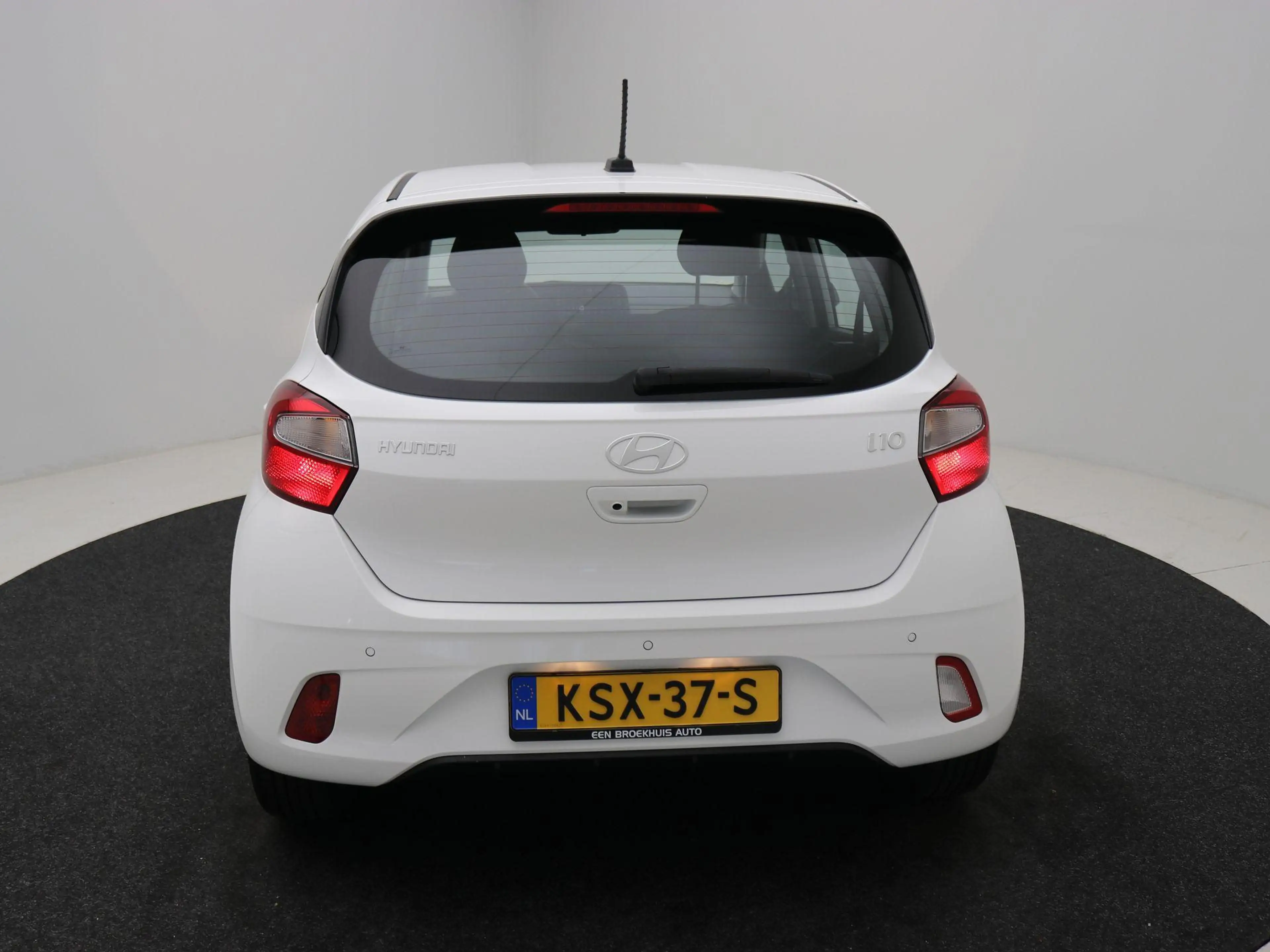 Hyundai i10 1.0 Comfort Smart 5-zits / Navigatie / Cruise Cont — photo 36