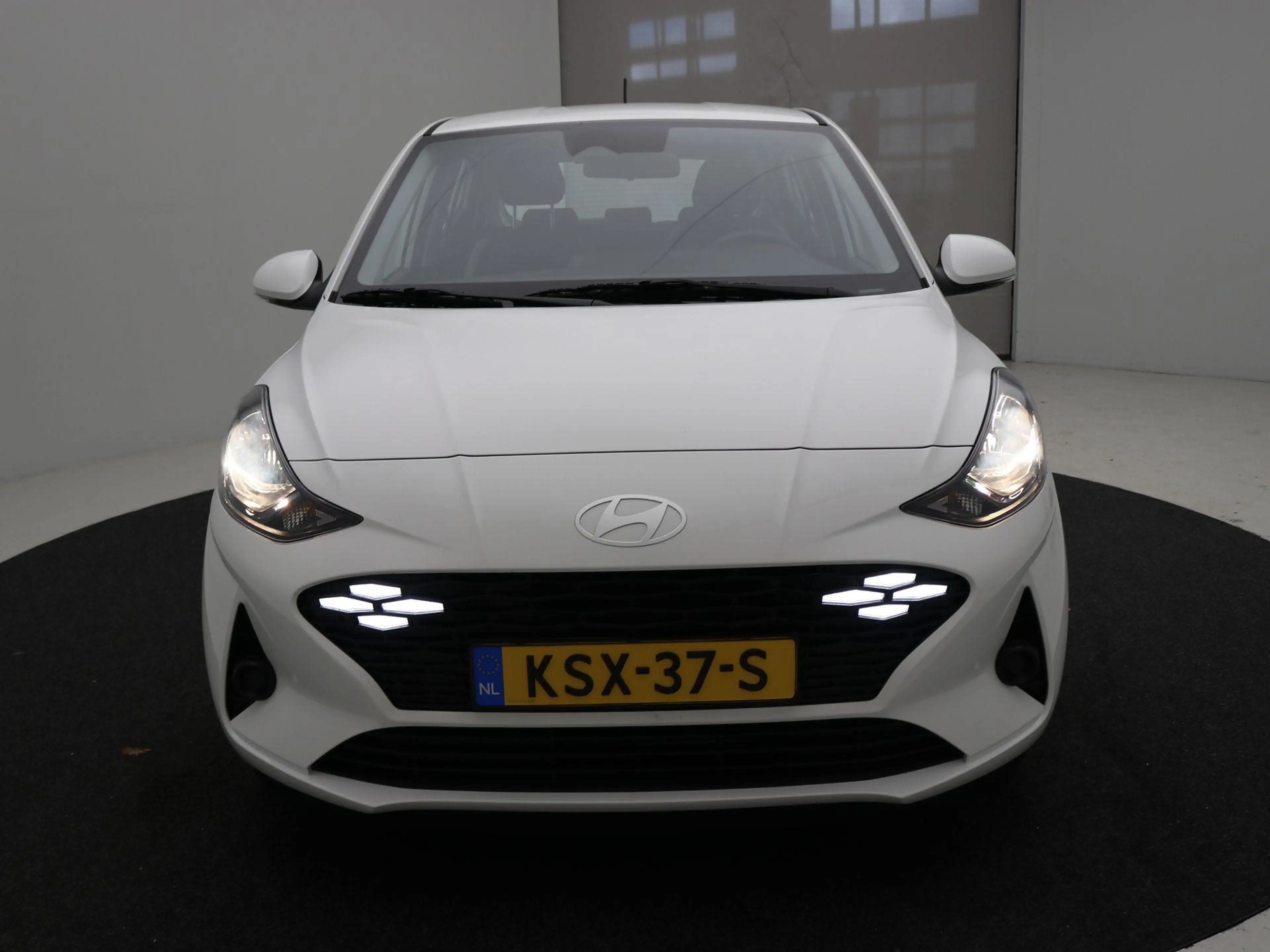 Hyundai i10 1.0 Comfort Smart 5-zits / Navigatie / Cruise Cont — photo 34