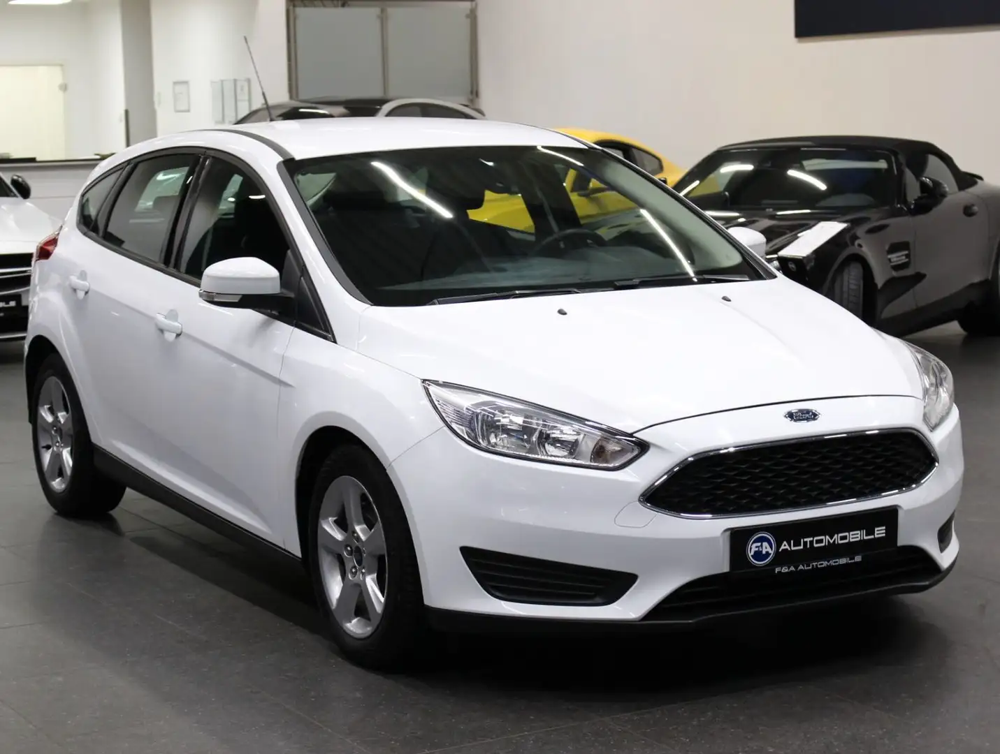 Ford Focus 1,0 EcoBoost Trend Weiß - 2