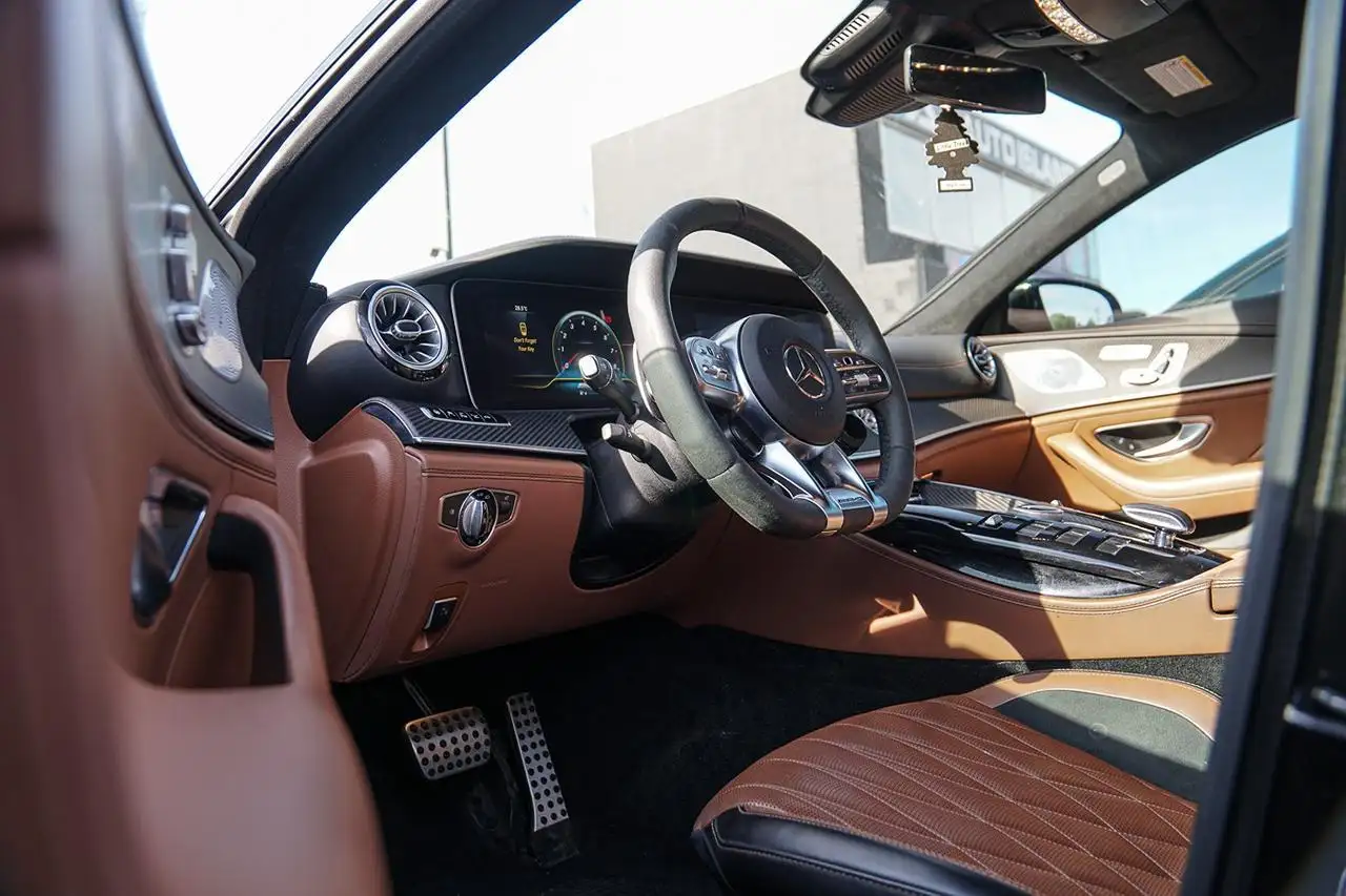 Mercedes-Benz AMG GT снимка Mercedes-Benz AMG GT