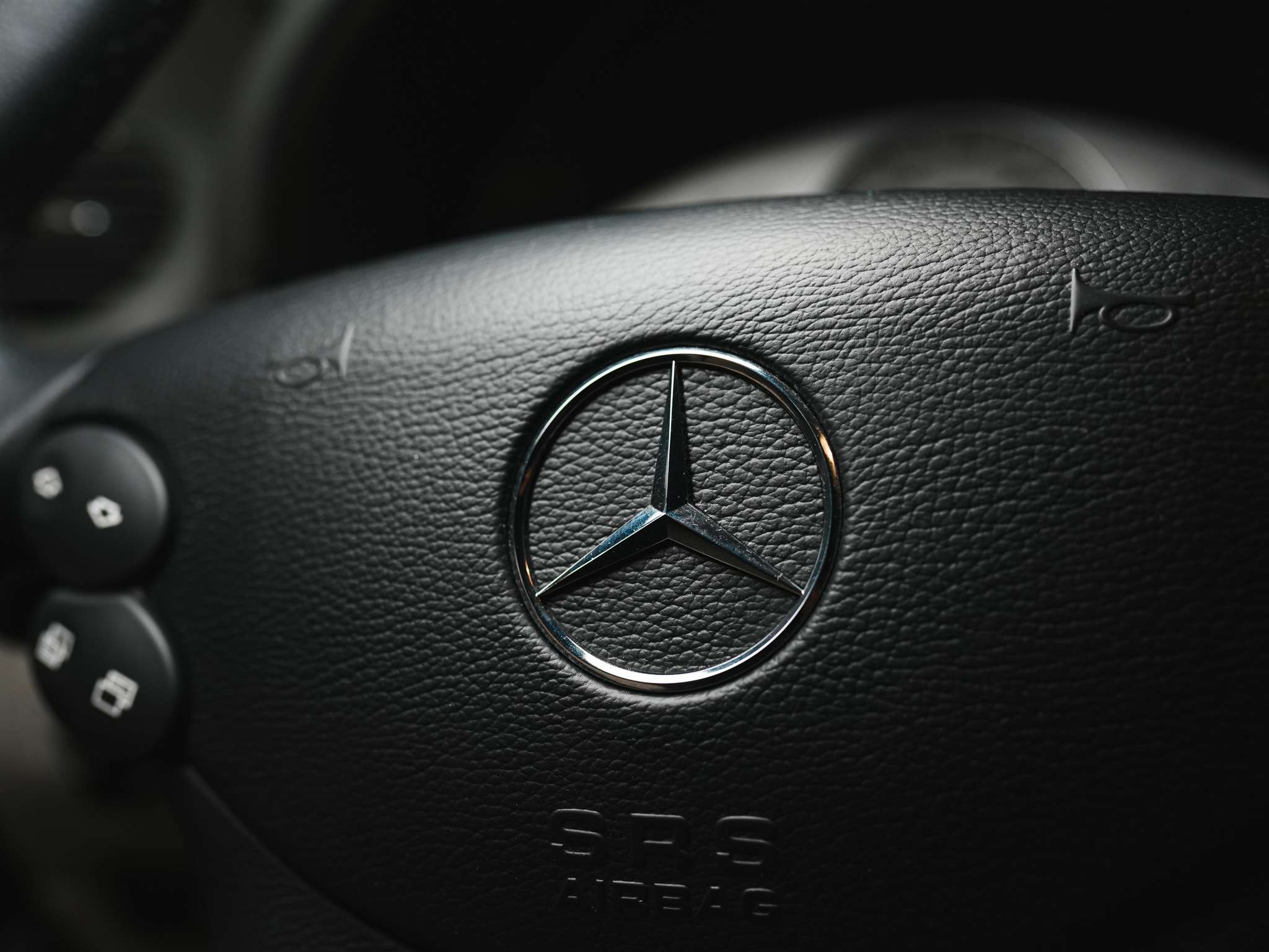used 2004 Mercedes-Benz CLK car, priced at $37,900