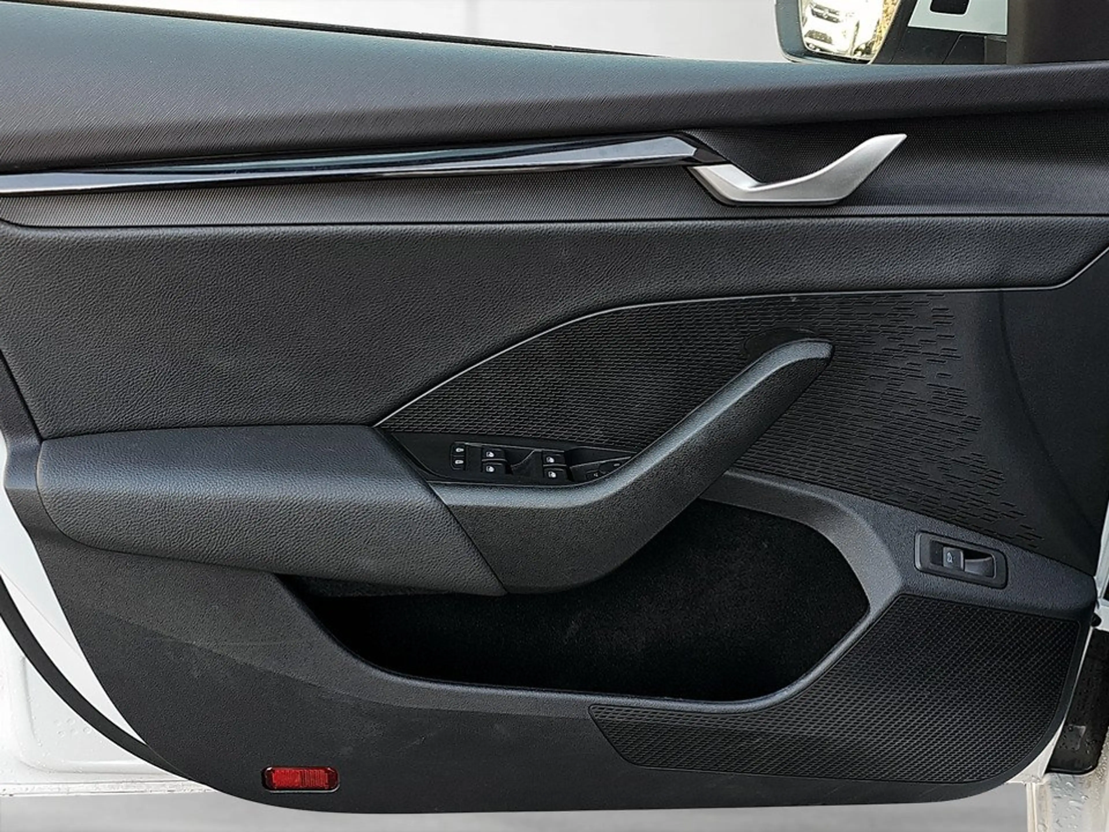 Skoda Octavia Combi 1.5 TSI Selection AHK+LED+NAVI+RFK — photo 9