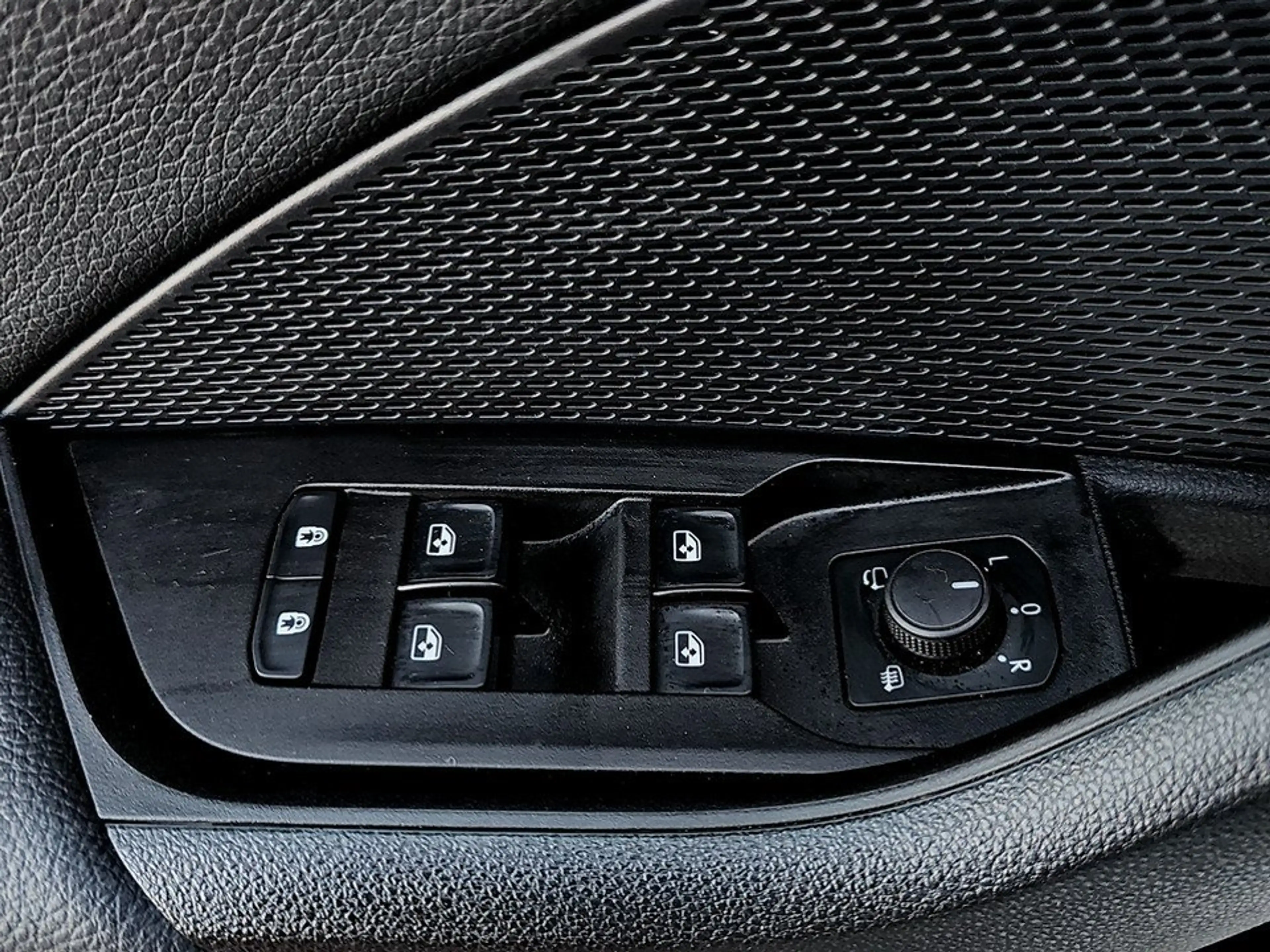 Skoda Octavia Combi 1.5 TSI Selection AHK+LED+NAVI+RFK — photo 10