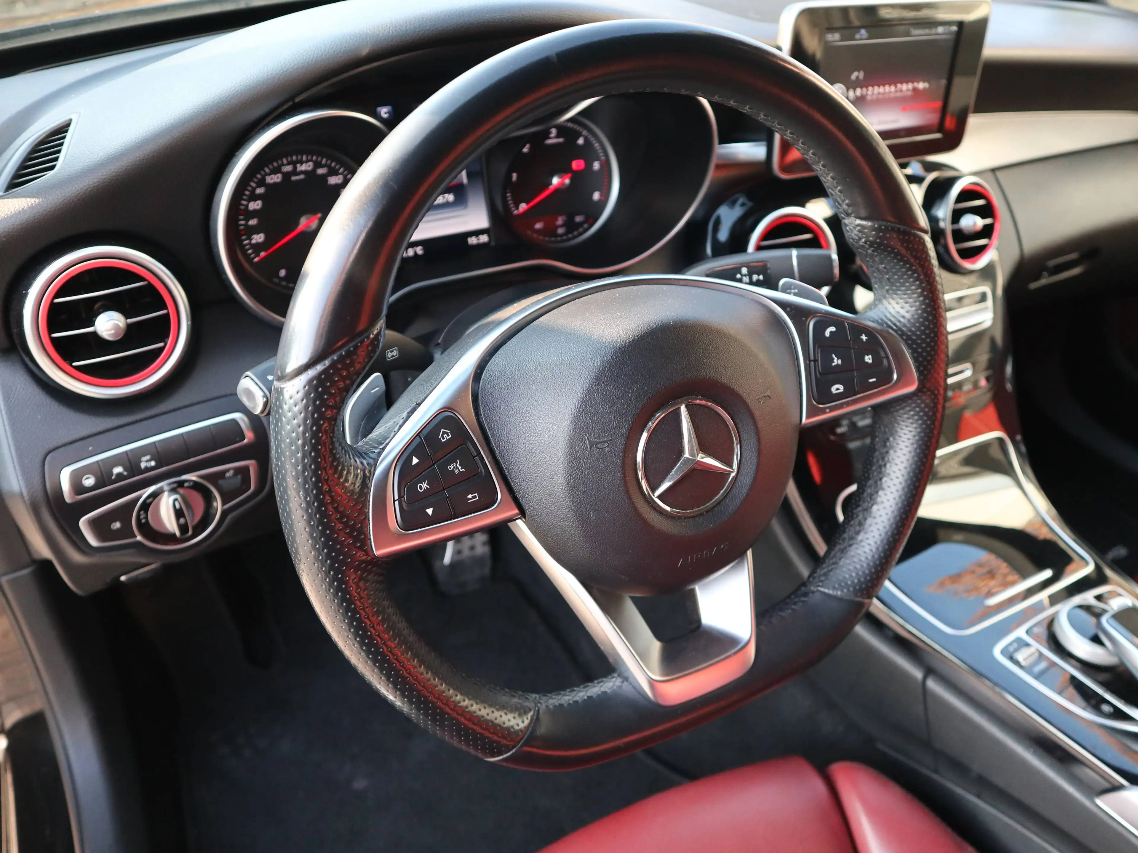 Mercedes-Benz C 200 d G-Tronic Plus T LED Navi Pano Kamera Distronic — photo 12