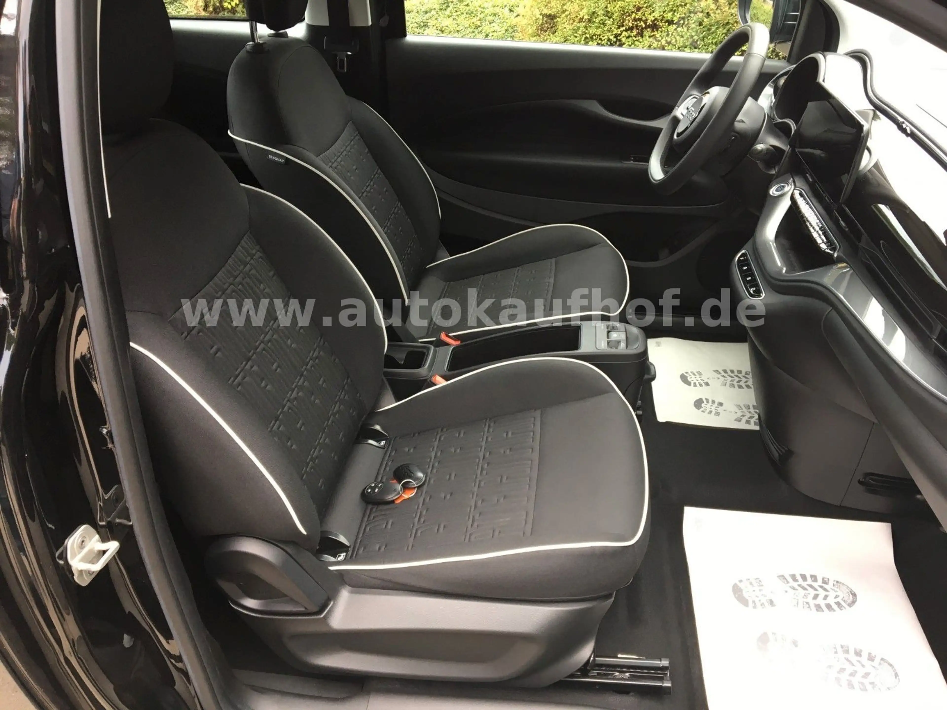 Fiat 500e Tempomat Carplay / Android Auto — photo 12