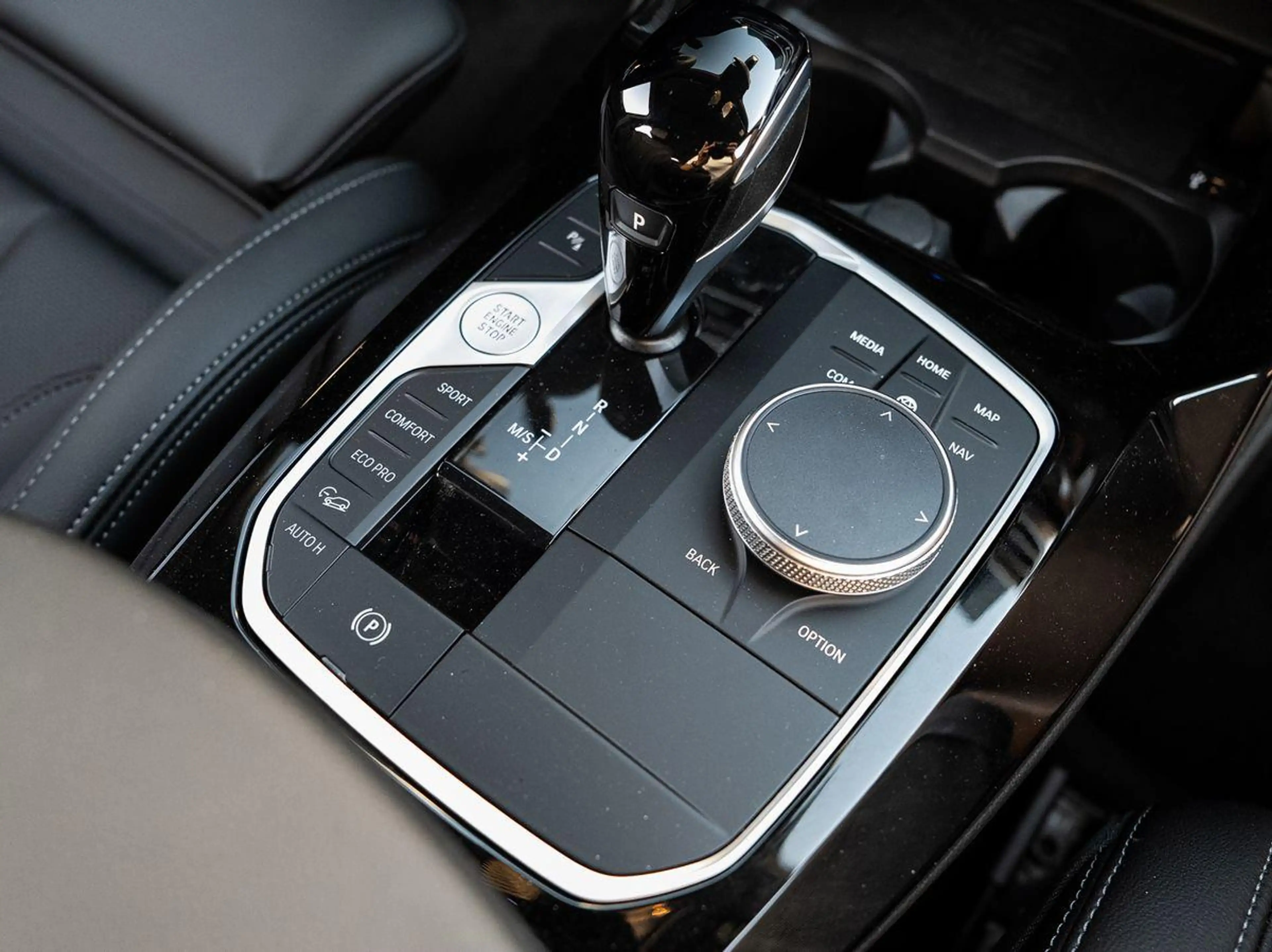 BMW X4 xDrive20d M-Sport AHK PANO ACC Laser HuD KoZg — photo 13