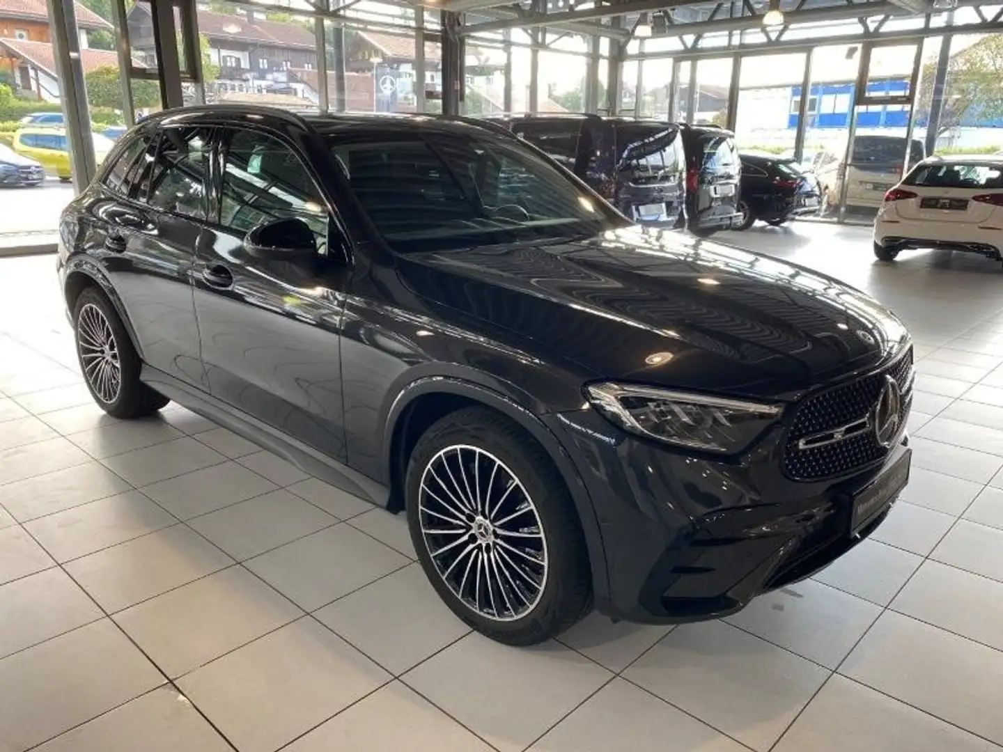 Mercedes-Benz GLC 200 4M AMG Line Adv+ 20 Zoll Night Memory Grau - 2