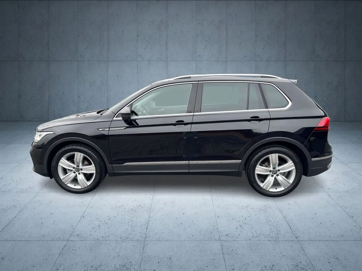 Volkswagen Tiguan Elegance 1.5 TSI DSG AHK/Nav/Kam/19"/ACC Zwart - 2