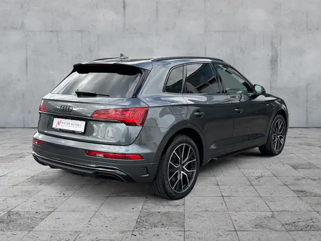 Audi Q5 view 6