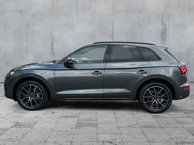 Audi Q5 view 4