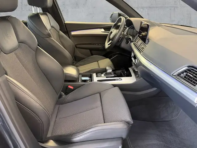 Audi Q5 view 13