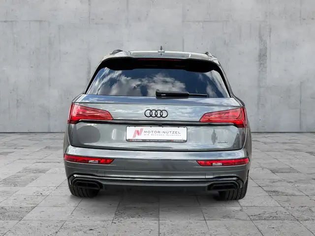 Audi Q5 view 5