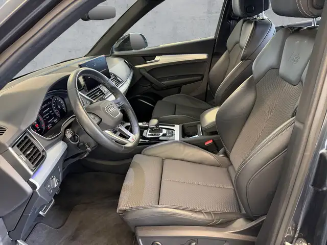 Audi Q5 view 12