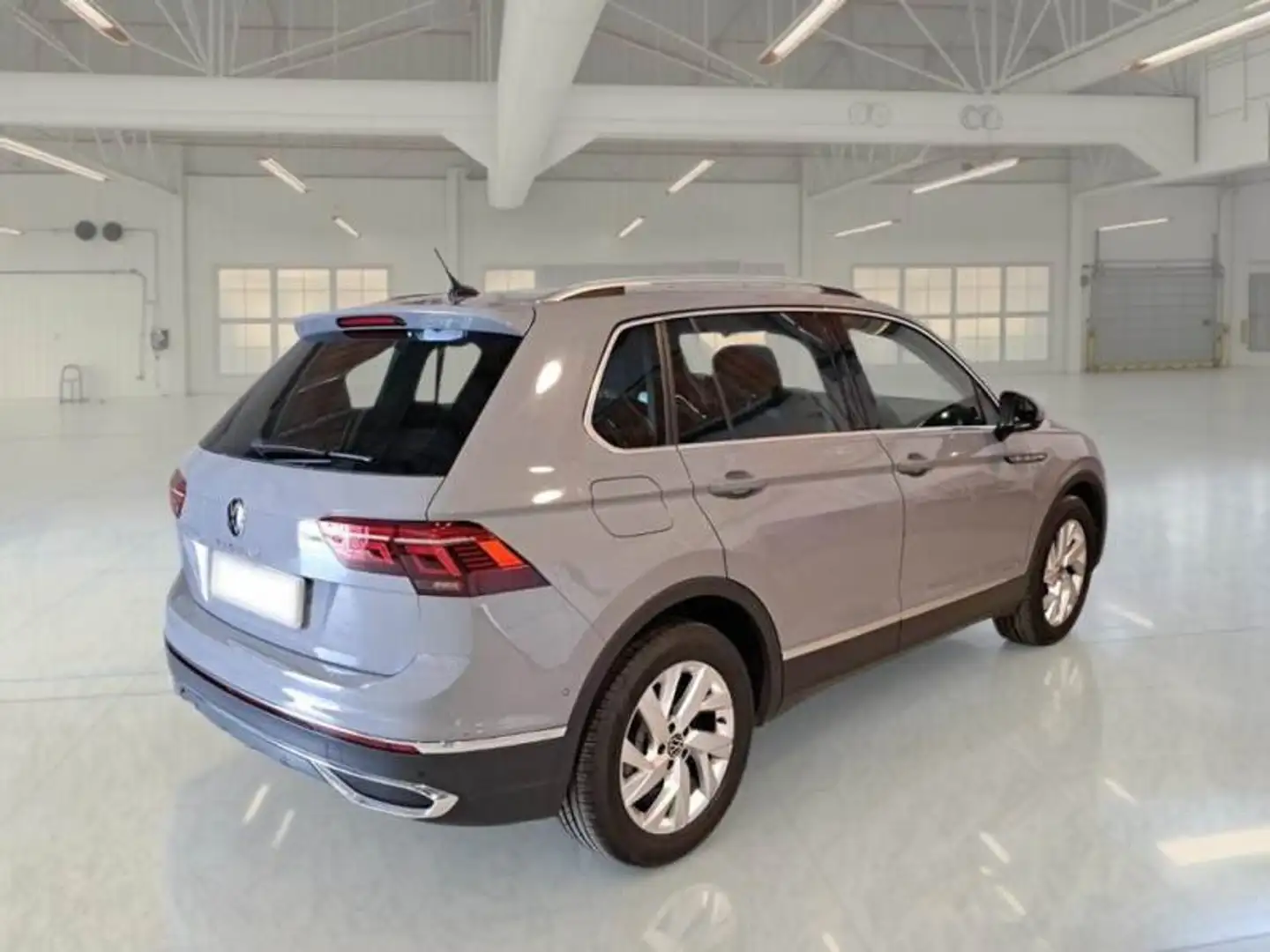 Volkswagen Tiguan Tiguan 2.0 Tdi ELEGANCE 150cv dsg Grigio - 2