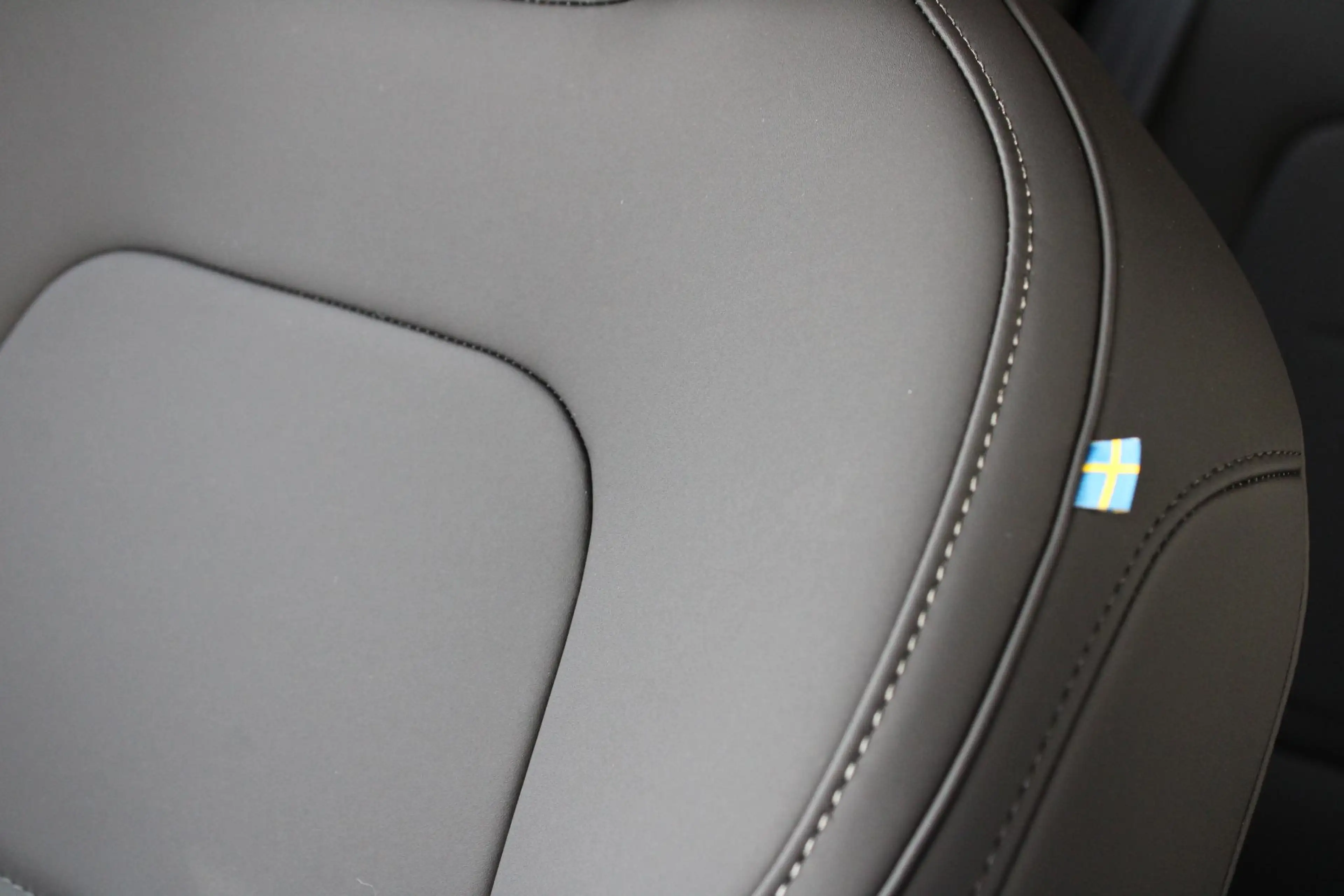 Volvo EX30 Cross Country P5 Long Range Plus Europa 69 kWh | E — photo 11