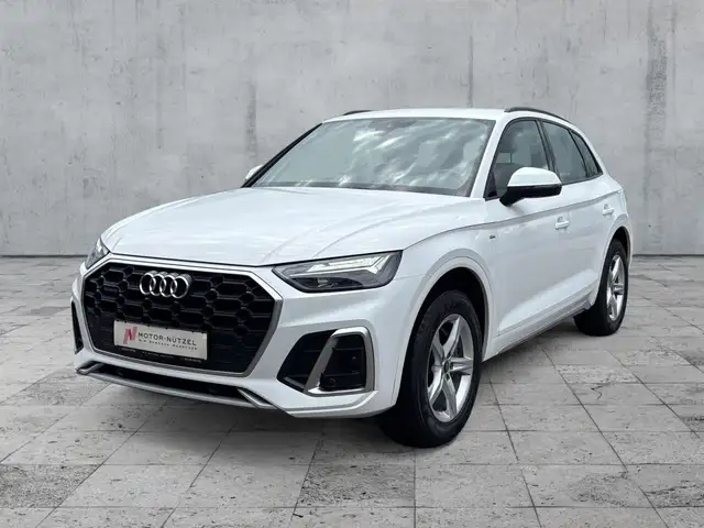 Audi Q5 view 2