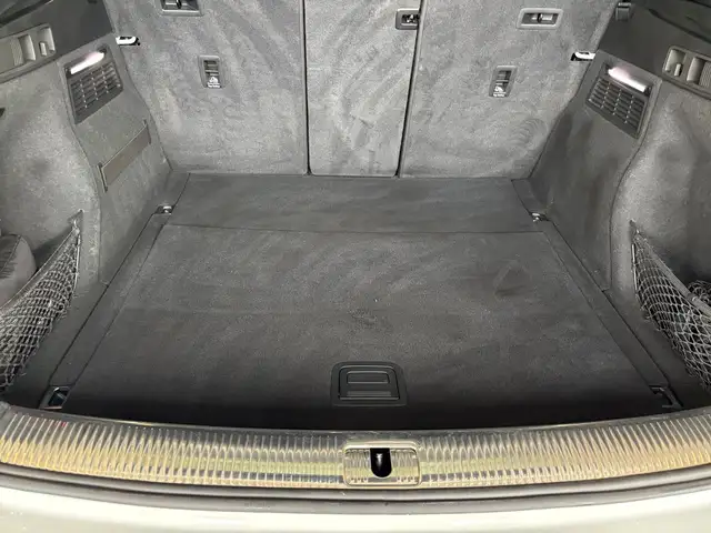 Audi Q5 view 14