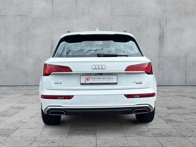 Audi Q5 view 5