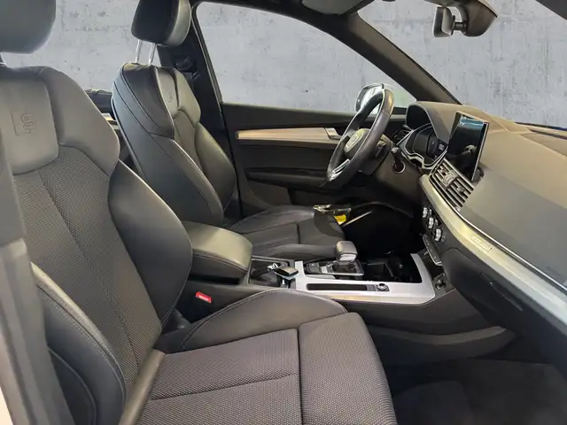 Audi Q5 view 13