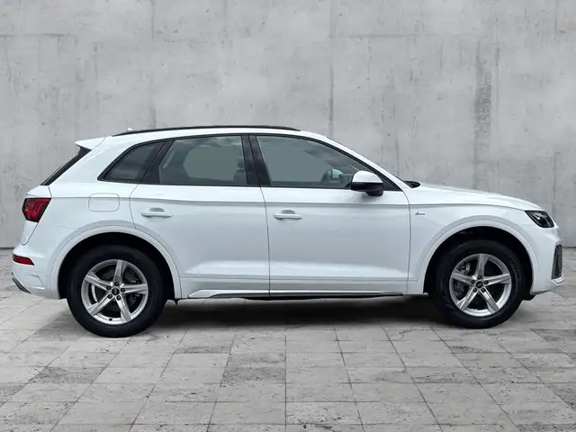 Audi Q5 view 7