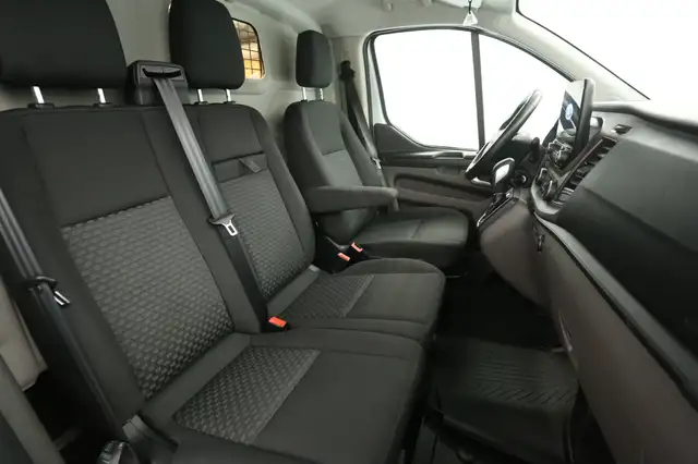 Ford Transit Custom view 10