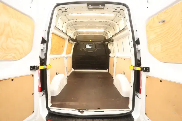 Ford Transit Custom view 3