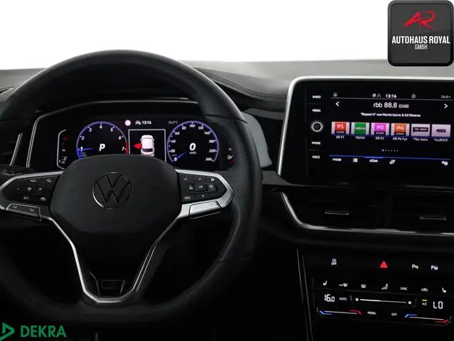 Volkswagen T-Roc view 15