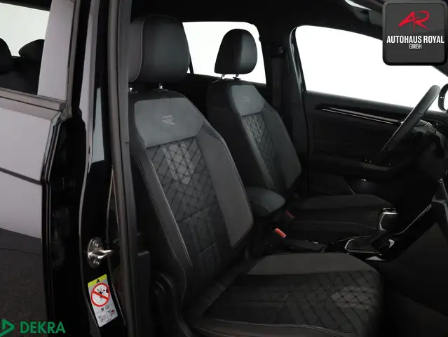 Volkswagen T-Roc view 11