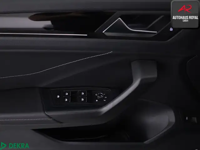 Volkswagen T-Roc view 14