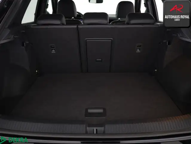 Volkswagen T-Roc view 13